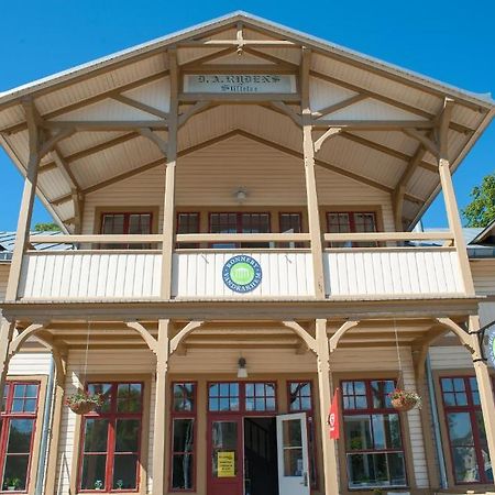 Ronneby Brunnspark Vandrarhem Och B&B Bagian luar foto