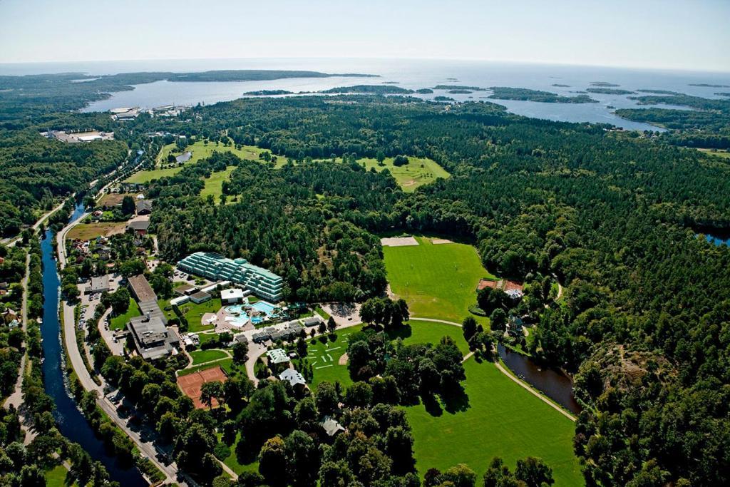 Ronneby Brunnspark Vandrarhem Och B&B Bagian luar foto