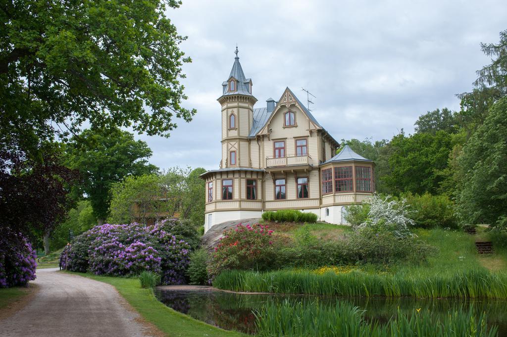Ronneby Brunnspark Vandrarhem Och B&B Bagian luar foto