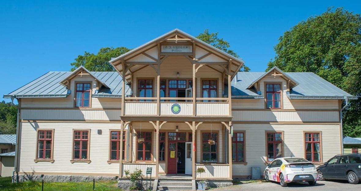 Ronneby Brunnspark Vandrarhem Och B&B Bagian luar foto