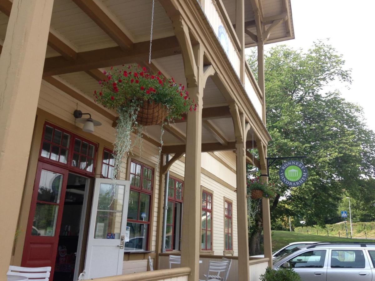 Ronneby Brunnspark Vandrarhem Och B&B Bagian luar foto