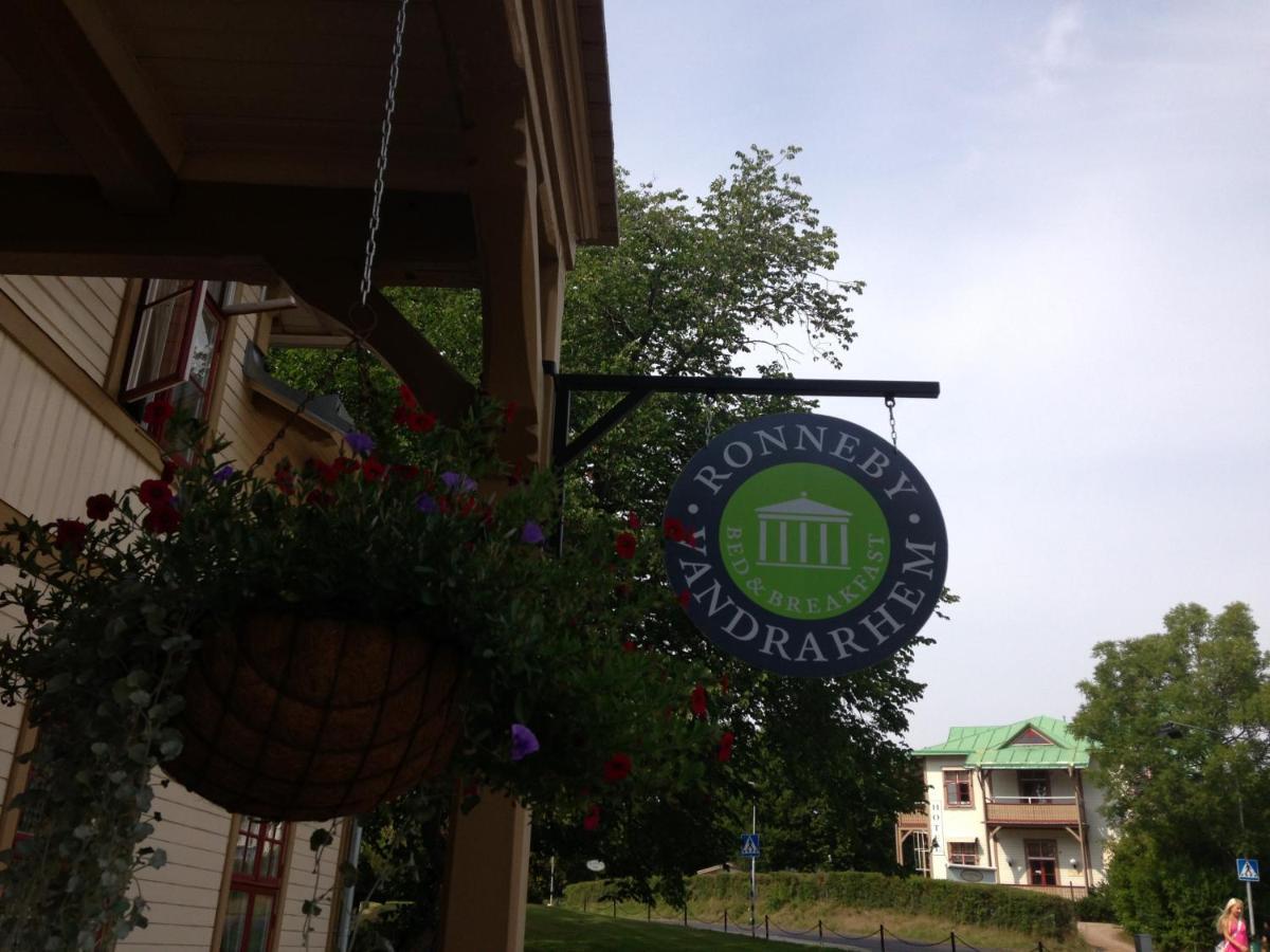 Ronneby Brunnspark Vandrarhem Och B&B Bagian luar foto